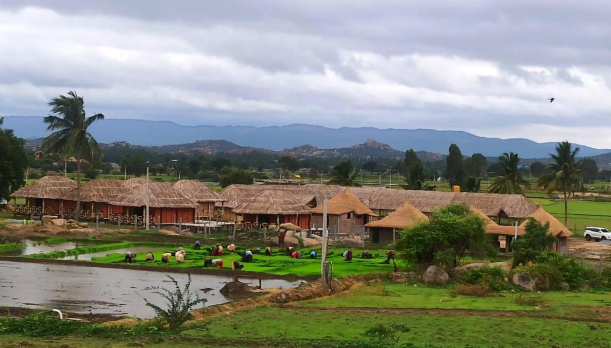 Golden Chariot Resort Hampi Exterior foto